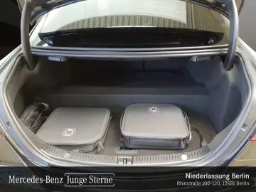 MERCEDES-BENZ E 300 de AMG