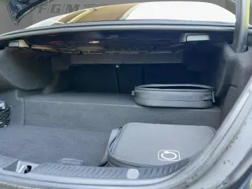 MERCEDES-BENZ E 300de AMG