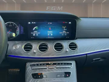 MERCEDES-BENZ E 300de AMG