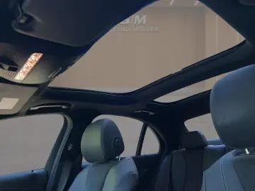MERCEDES-BENZ E 300de AMG
