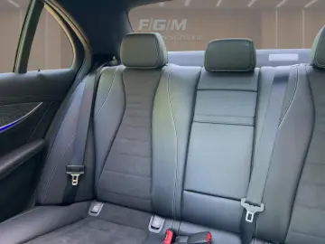 MERCEDES-BENZ E 300de AMG