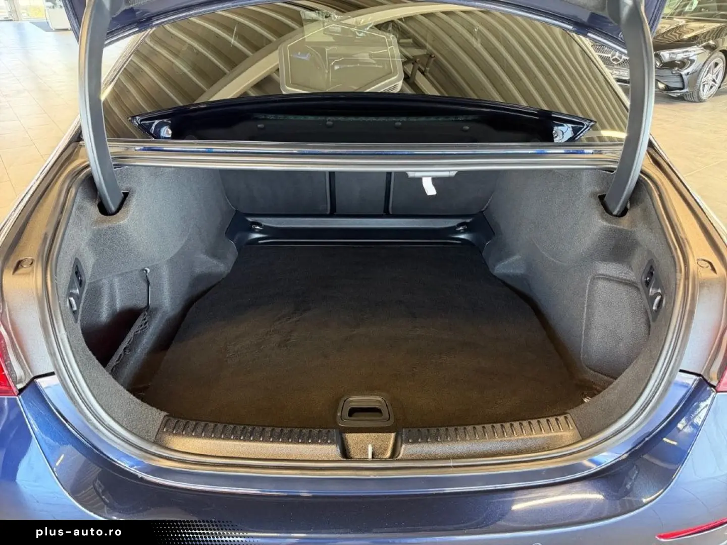 MERCEDES-BENZ E 220 d AMG