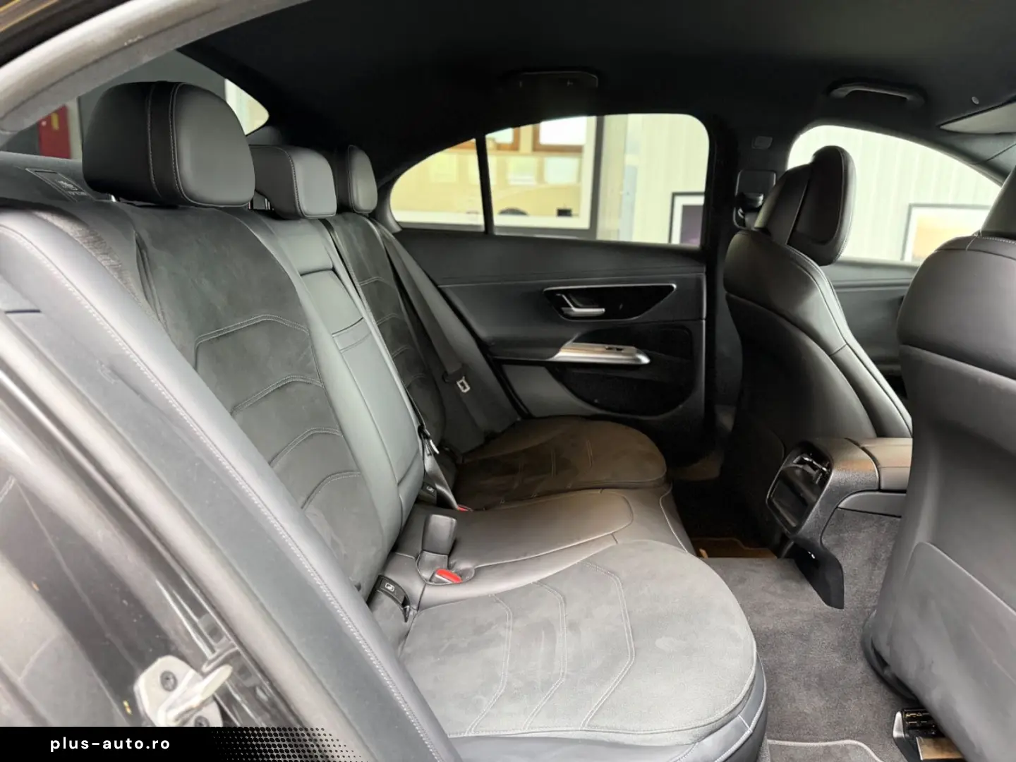 MERCEDES-BENZ E 220d AMG