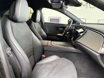 MERCEDES-BENZ E 220d AMG