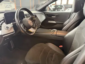 MERCEDES-BENZ E 220d AMG