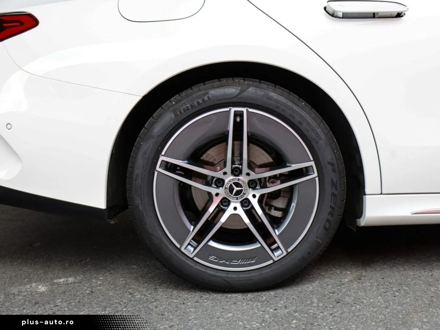 MERCEDES-BENZ E 200 AMG