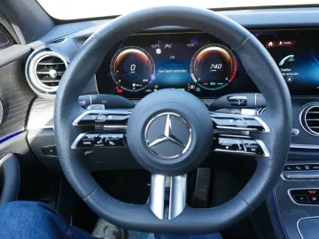 MERCEDES-BENZ E 300 AMG