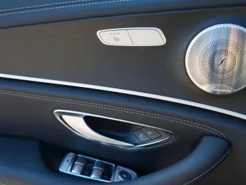 MERCEDES-BENZ E 300 AMG