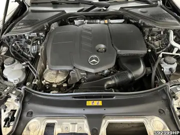 MERCEDES-BENZ E 220 d AMG Night