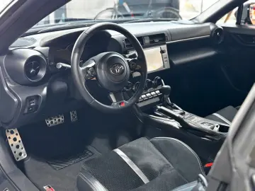 TOYOTA GR86