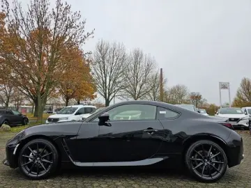 TOYOTA GR86 2 4L PREMIUM LED APPLE CARPLAY