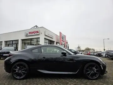 TOYOTA GR86 2 4L PREMIUM LED APPLE CARPLAY