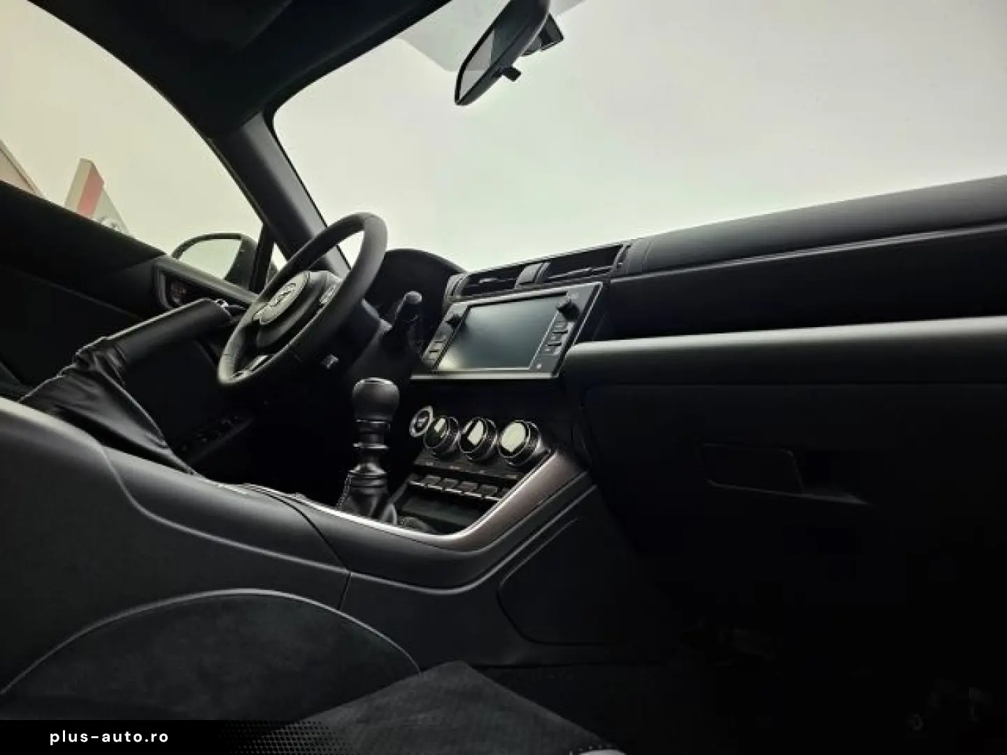 TOYOTA GR86 2 4L PREMIUM LED APPLE CARPLAY