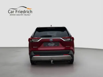 TOYOTA RAV4 Hybrid 4x4 Team Deutschland AHK