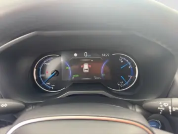 TOYOTA RAV4 Hybrid 4x4 Team Deutschland AHK
