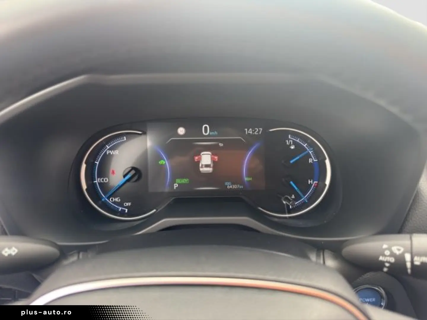 TOYOTA RAV4 Hybrid 4x4 Team Deutschland AHK