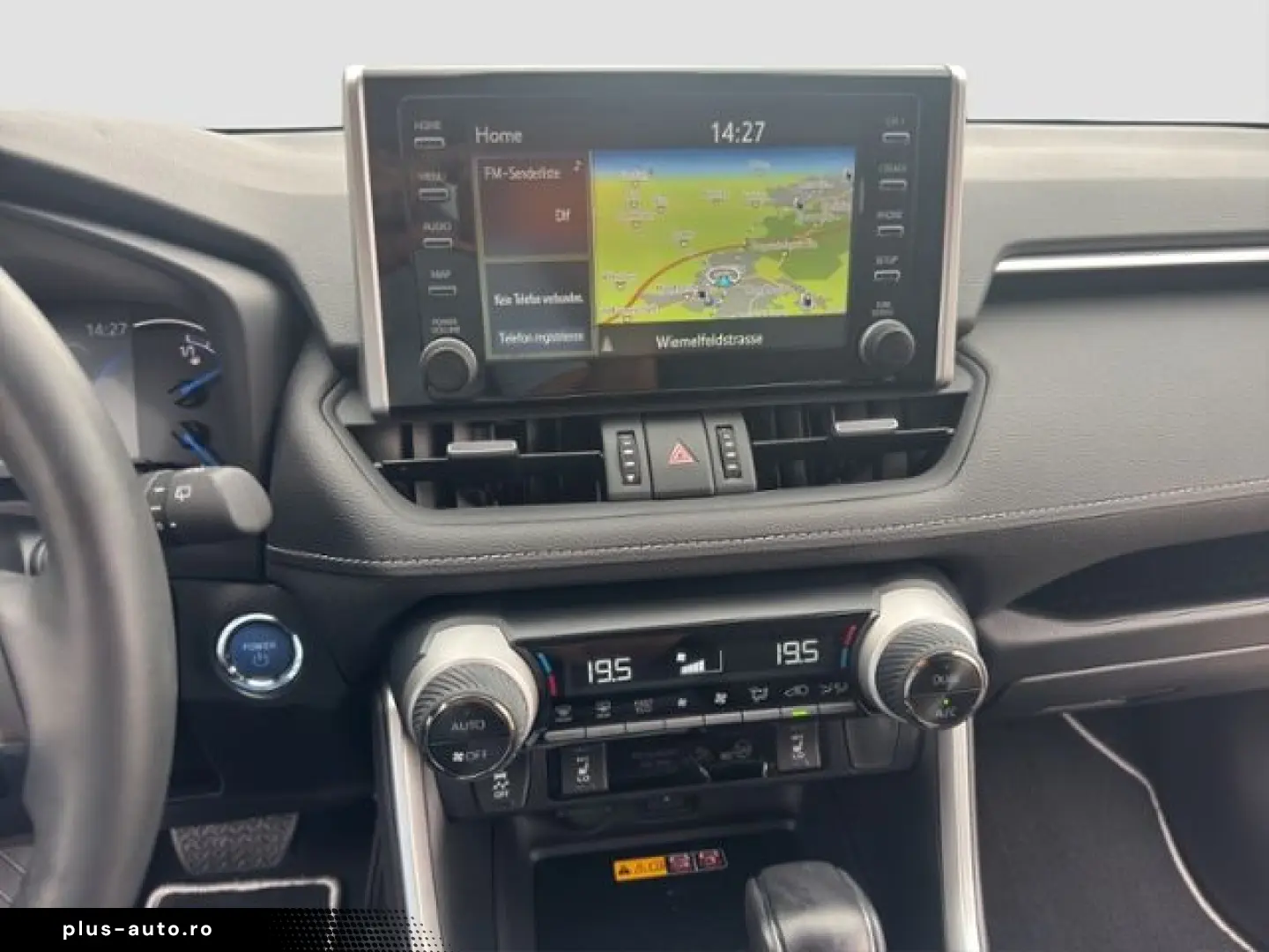 TOYOTA RAV4 Hybrid 4x4 Team Deutschland AHK