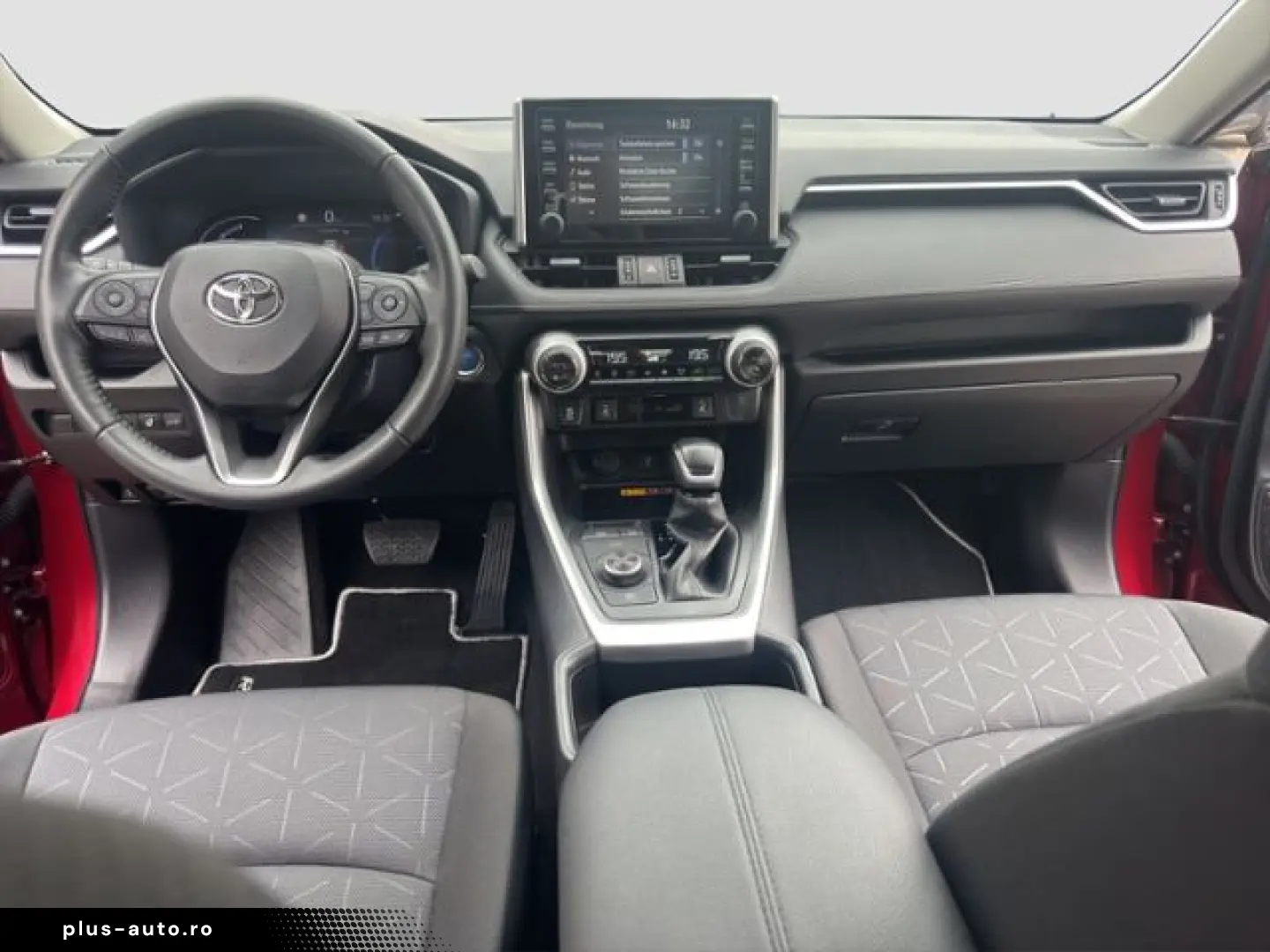 TOYOTA RAV4 Hybrid 4x4 Team Deutschland AHK