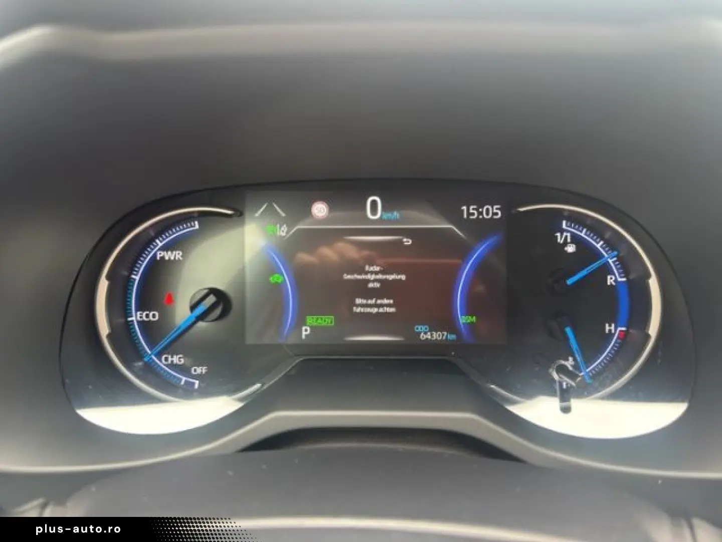 TOYOTA RAV4 Hybrid 4x4 Team Deutschland AHK