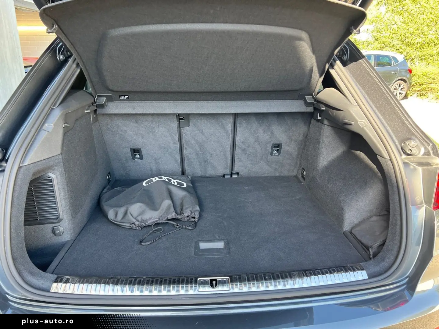 AUDI Q3 S line  AHK BLACKSTYLE KAMERA PANO SONOS