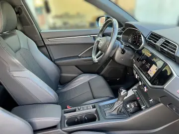 AUDI Q3 S line  AHK BLACKSTYLE KAMERA PANO SONOS