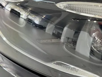 MERCEDES-BENZ GLC 300 d 3x AMG PANO DISTRO BURM MEMO…