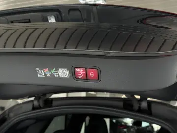 MERCEDES-BENZ GLC 300 d 3x AMG PANO DISTRO BURM MEMO…