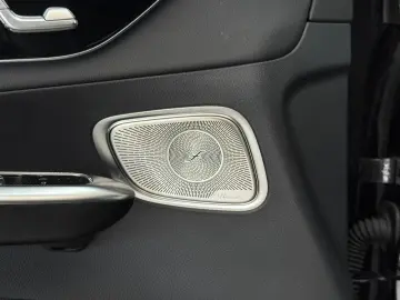 MERCEDES-BENZ GLC 300 d 3x AMG PANO DISTRO BURM MEMO…