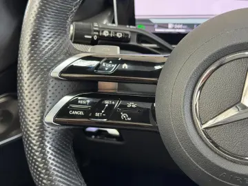 MERCEDES-BENZ GLC 300 d 3x AMG PANO DISTRO BURM MEMO…