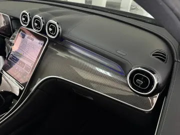 MERCEDES-BENZ GLC 300 d 3x AMG PANO DISTRO BURM MEMO…