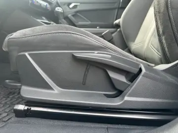 AUDI Q3 S line  AHK BLACKSTYLE PANO KAMERA MATRIX
