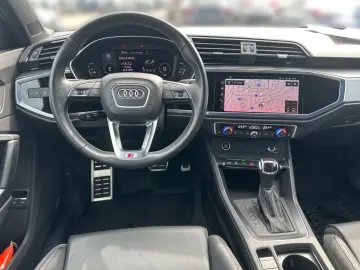 AUDI Q3 S line  AHK BLACKSTYLE PANO KAMERA MATRIX