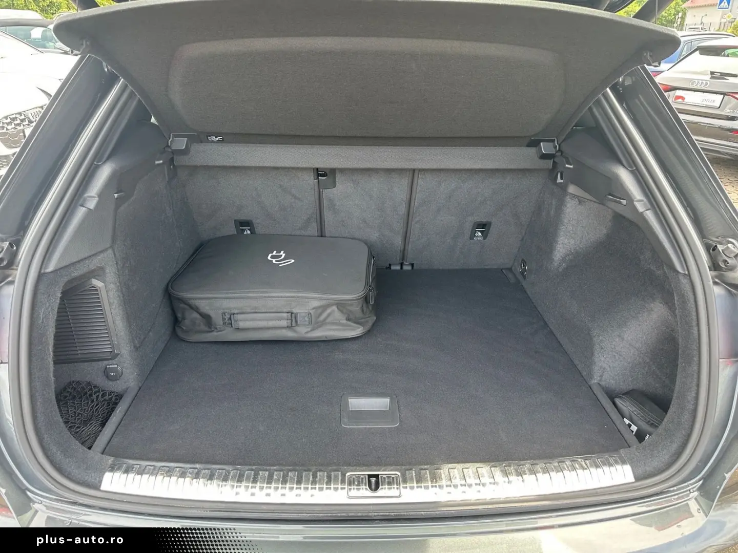 AUDI Q3 S line  AHK BLACKSTYLE PANO KAMERA MATRIX