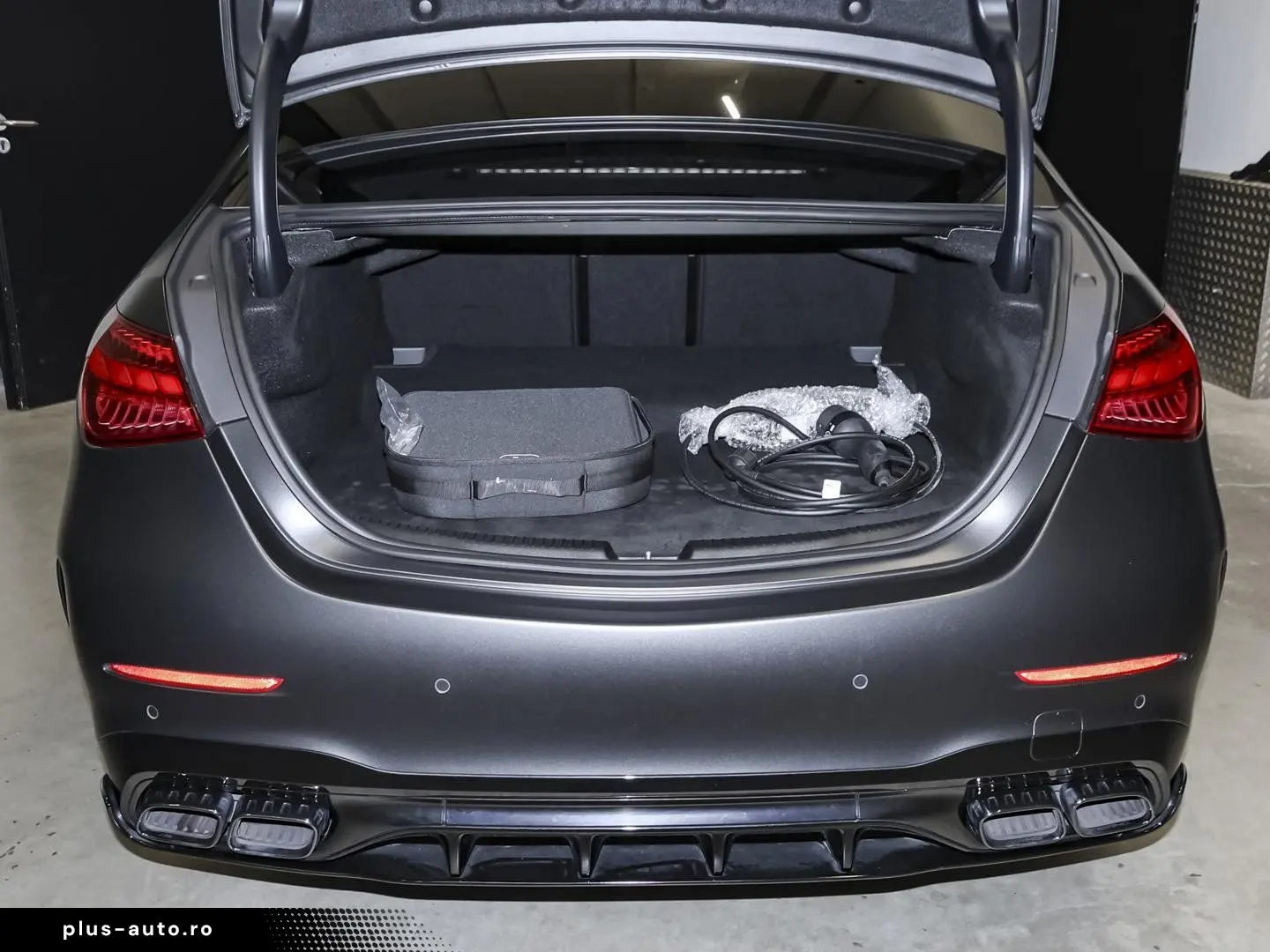 MERCEDES-BENZ C 63 AMG S E Performance Night Burmester Pano