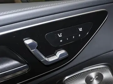 MERCEDES-BENZ C 63 AMG S E Performance Night Burmester Pano