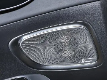 MERCEDES-BENZ C 63 AMG S E Performance Night Burmester Pano
