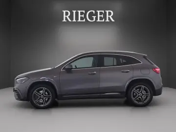 MERCEDES-BENZ GLA 250 e AMG Keyless SHZ LED MBUX 19