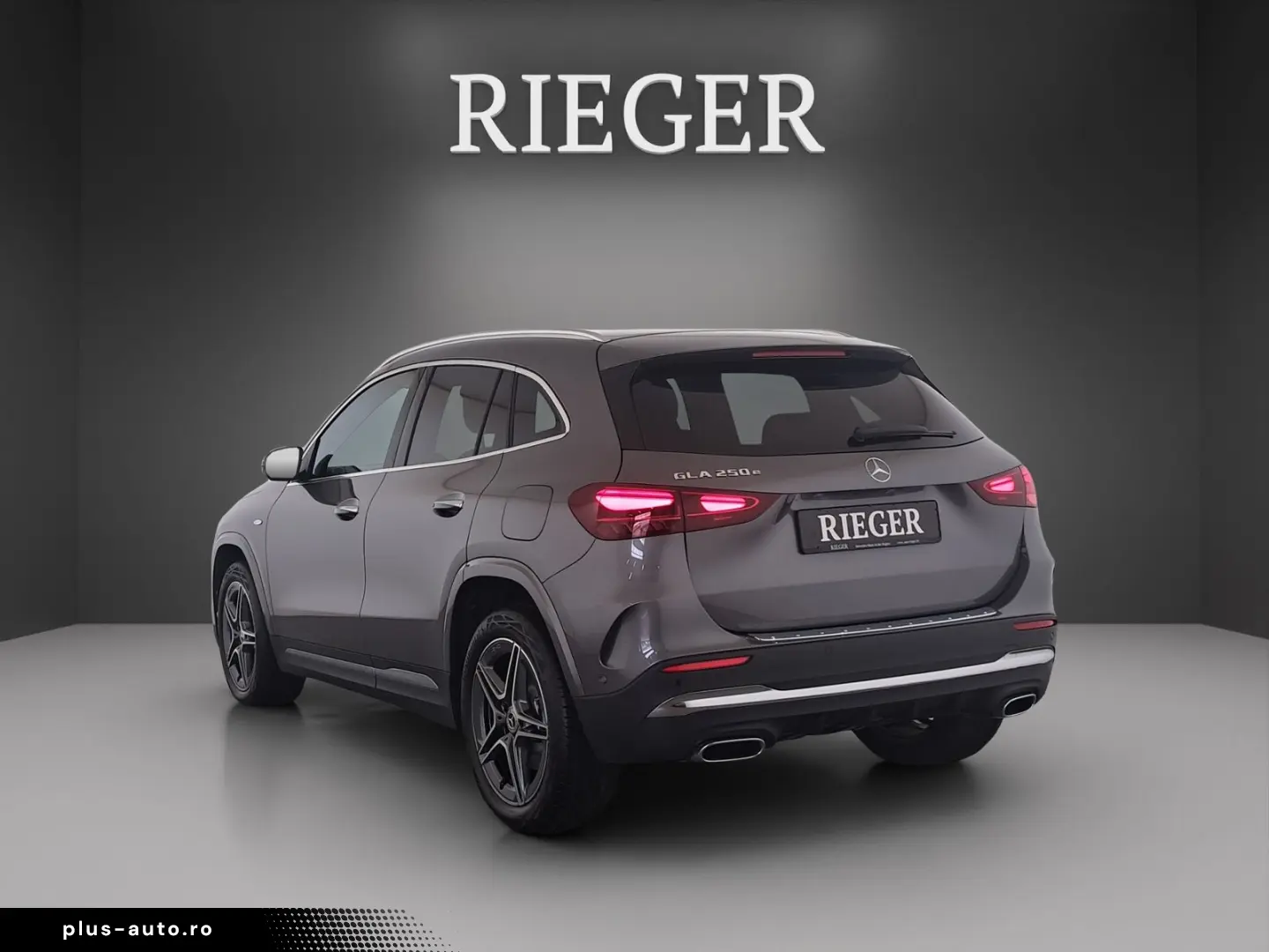 MERCEDES-BENZ GLA 250 e AMG Keyless SHZ LED MBUX 19