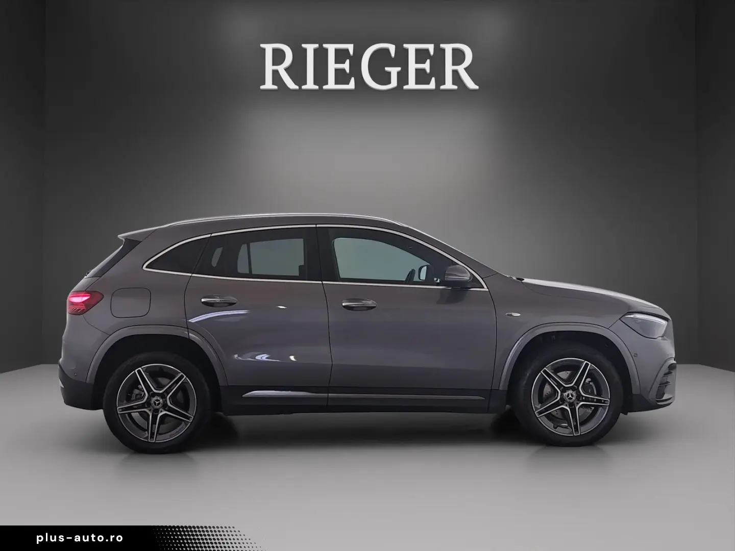 MERCEDES-BENZ GLA 250 e AMG Keyless SHZ LED MBUX 19