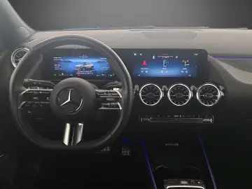 MERCEDES-BENZ GLA 250 e AMG Keyless SHZ LED MBUX 19