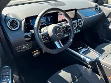 MERCEDES-BENZ GLA 200 d AMG Line Distro Keyless Kame…