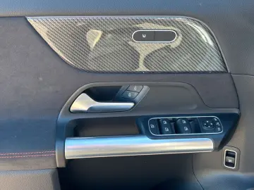 MERCEDES-BENZ GLA 200 d AMG Line Distro Keyless Kame…