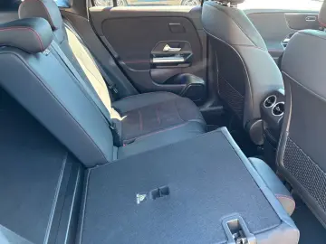MERCEDES-BENZ GLA 200 d AMG Line Distro Keyless Kame…