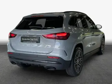 MERCEDES-BENZ GLA 200 d AMG Adva  Night Beam-LED PANO