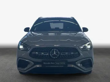 MERCEDES-BENZ GLA 200 d AMG Adva  Night Beam-LED PANO
