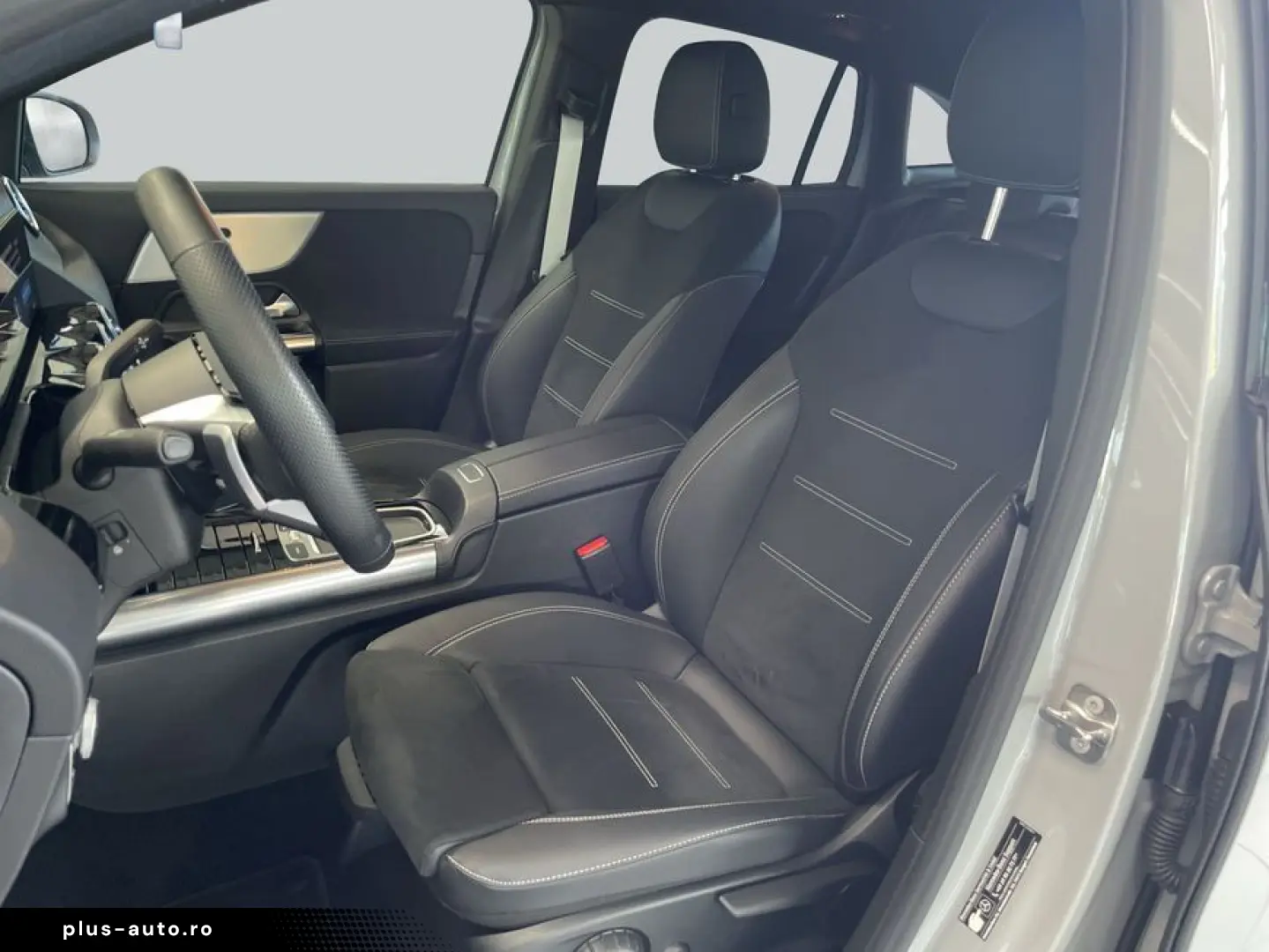 MERCEDES-BENZ GLA 200 d AMG Adva  Night Beam-LED PANO