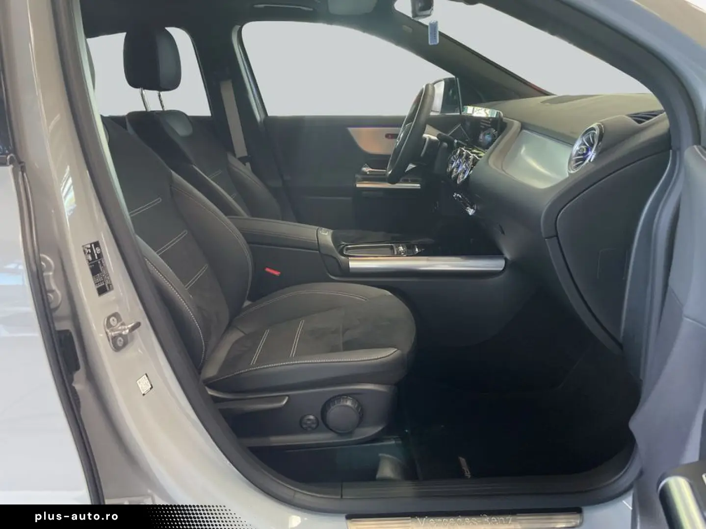 MERCEDES-BENZ GLA 200 d AMG Adva  Night Beam-LED PANO