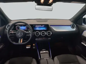 MERCEDES-BENZ GLA 200 d AMG Adva  Night Beam-LED PANO