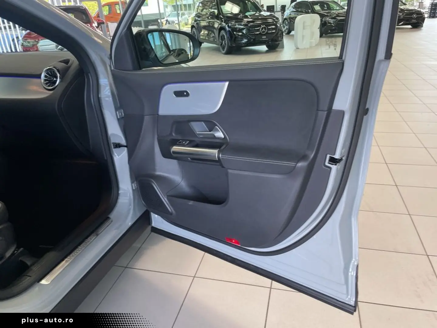 MERCEDES-BENZ GLA 200 d AMG Adva  Night Beam-LED PANO