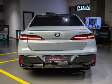 BMW 740D xDrive M Sport Brooklyn Grey   Cinema